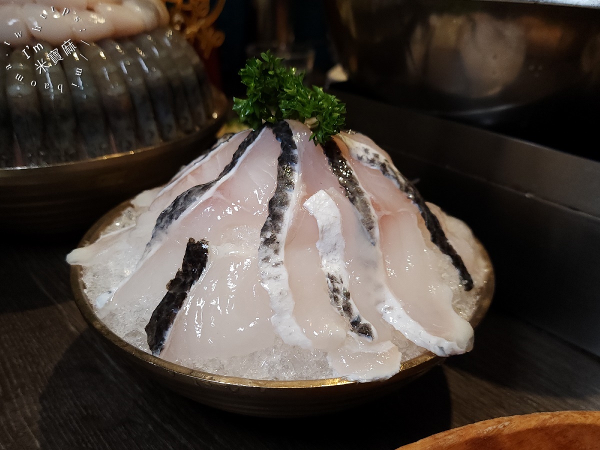 瓦法奇朵 W.麻辣BAR｜台北車站麻辣鍋新選擇！四川風味火鍋、聚餐包廂與壽星優惠全攻略