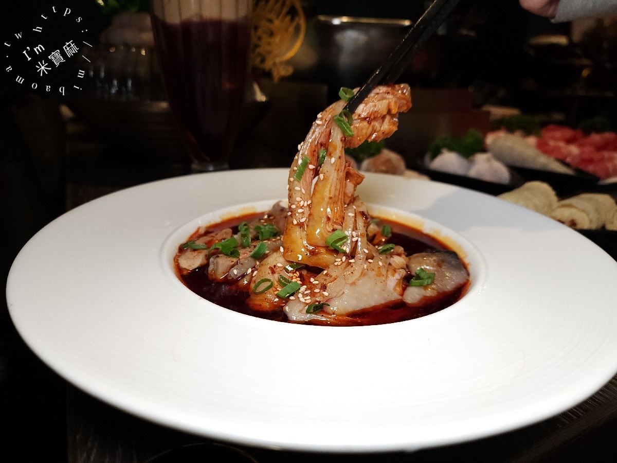 瓦法奇朵 W.麻辣BAR｜台北車站麻辣鍋新選擇！四川風味火鍋、聚餐包廂與壽星優惠全攻略