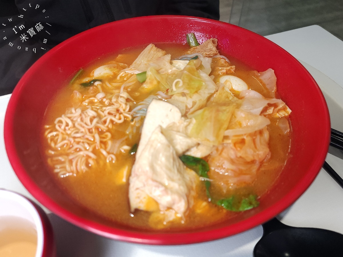 愛情麻辣燙|台北車站美食,秤重自選、湯頭豐富,白飯麵無限還有免單秘訣! 愛情麻辣燙|台北車站美食,秤重自選、湯頭豐富,白飯麵無限還有免單秘訣!