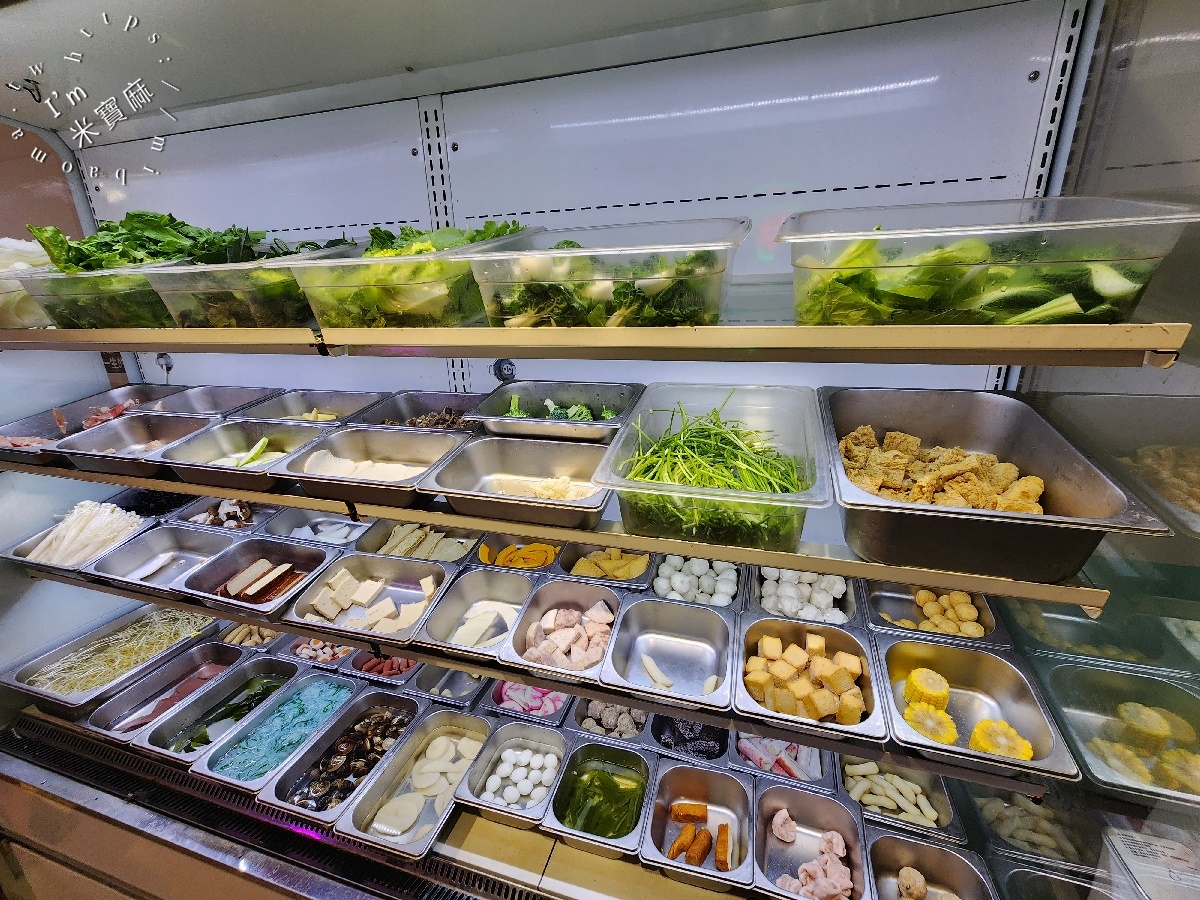 愛情麻辣燙|台北車站美食,秤重自選、湯頭豐富,白飯麵無限還有免單秘訣! 愛情麻辣燙|台北車站美食,秤重自選、湯頭豐富,白飯麵無限還有免單秘訣!