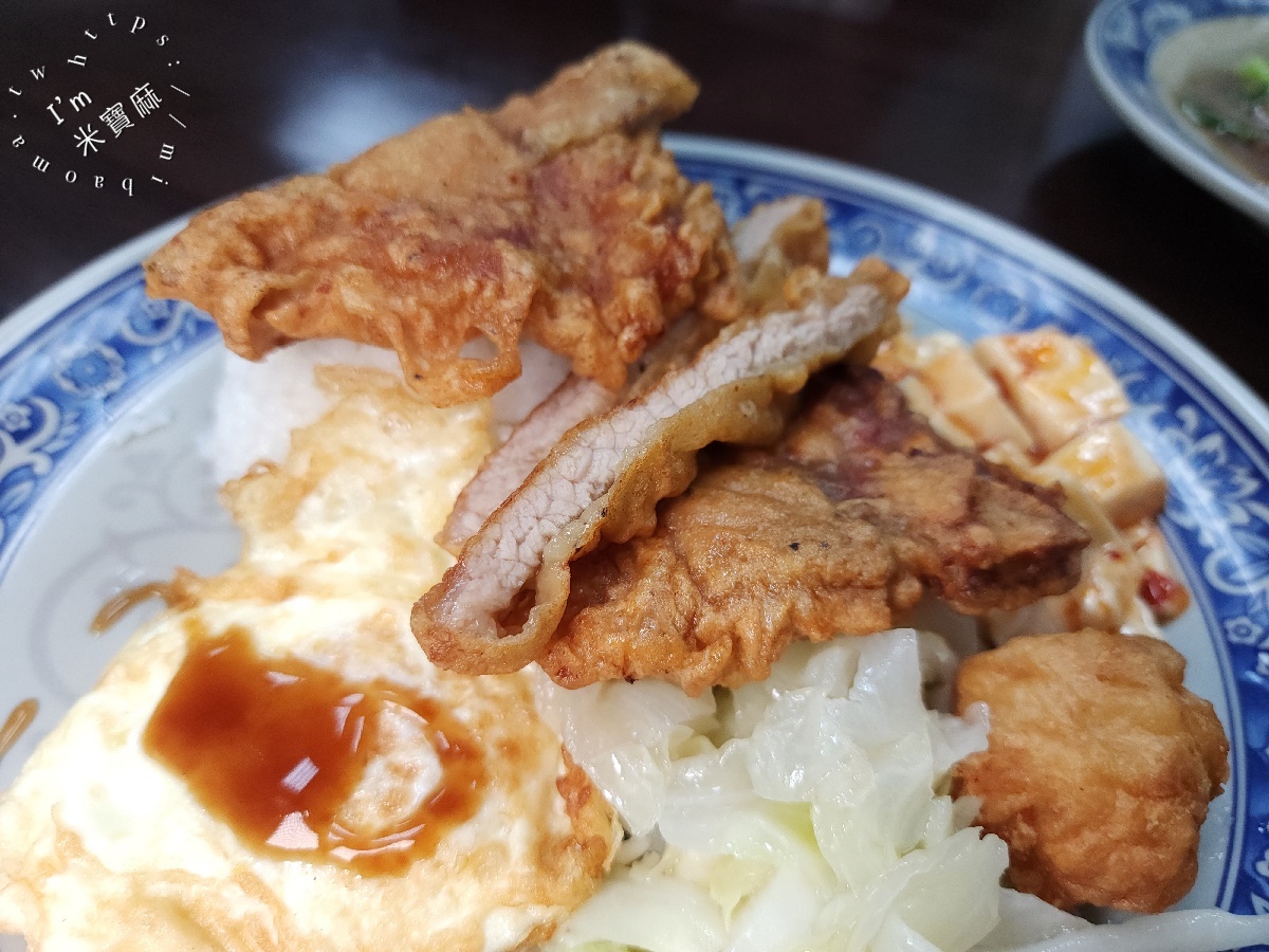 霸王熱炒｜新店大豐路美食，CP值爆棚平價熱炒，炒飯、排骨飯、牛肉燴飯必點攻略