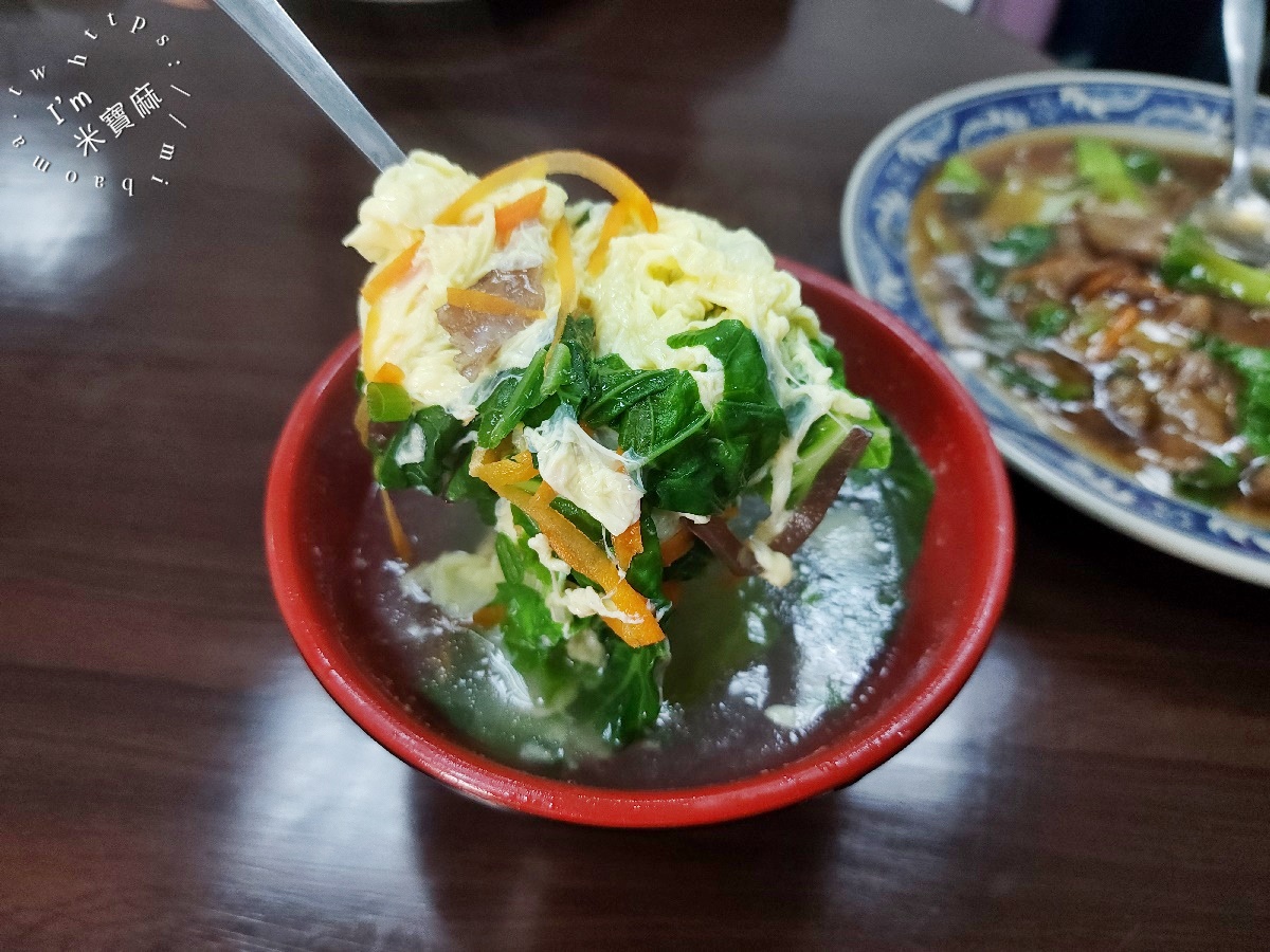 霸王熱炒｜新店大豐路美食，CP值爆棚平價熱炒，炒飯、排骨飯、牛肉燴飯必點攻略