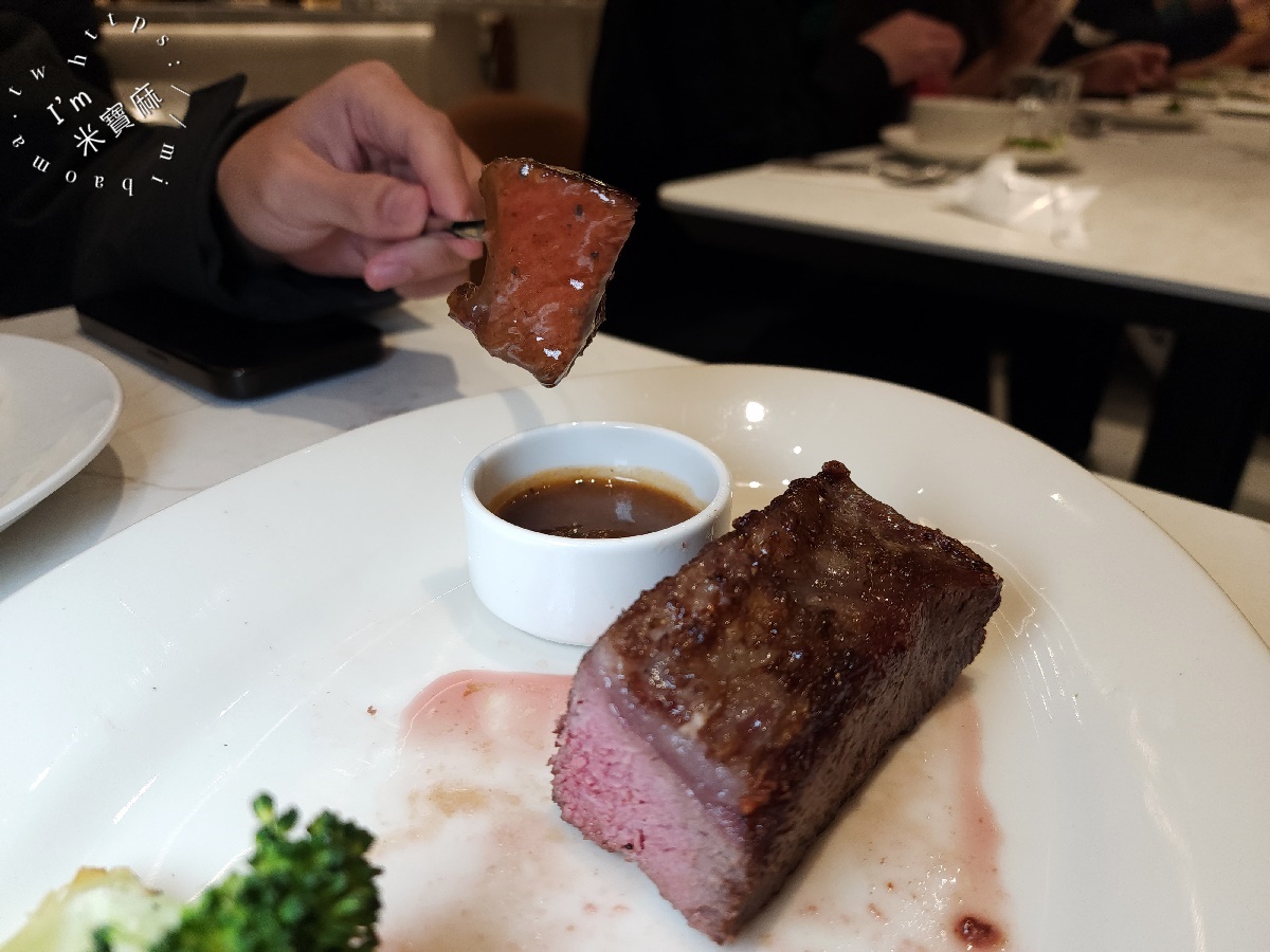 朵頤牛排 新莊宏匯店｜新莊牛排自助吧吃到飽，精緻排餐x豐盛自助吧，饗宴體驗全解析！