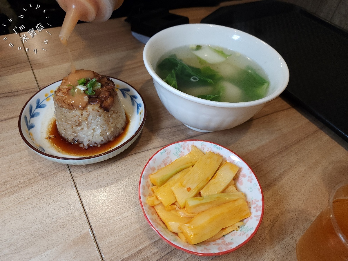 新誠好食 竹北店|竹北美食推薦!高鐵站旁文青風小吃,必吃古早味米糕、手工水晶餃與滷味 新誠好食 竹北店|竹北美食推薦!高鐵站旁文青風小吃,必吃古早味米糕、手工水晶餃與滷味