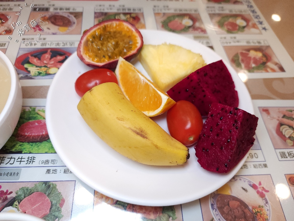 蔡家牛排｜板橋牛排自助吧吃到飽，只要320元起！免服務費超划算，全家大小開吃！