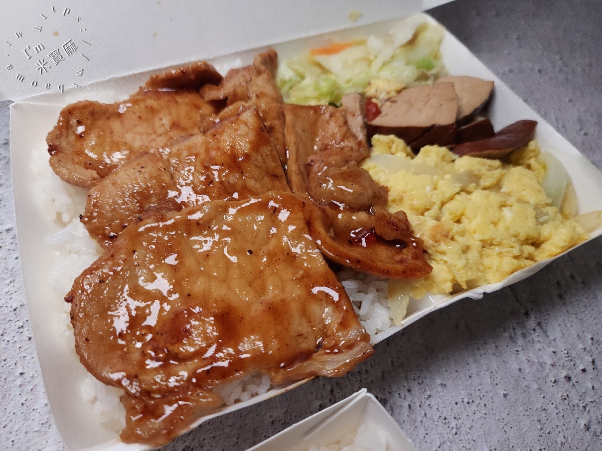 鑫吉野烤肉飯｜興南夜市美食，周邊平價美食，烤肉飯、香酥排骨飯CP值破表必吃