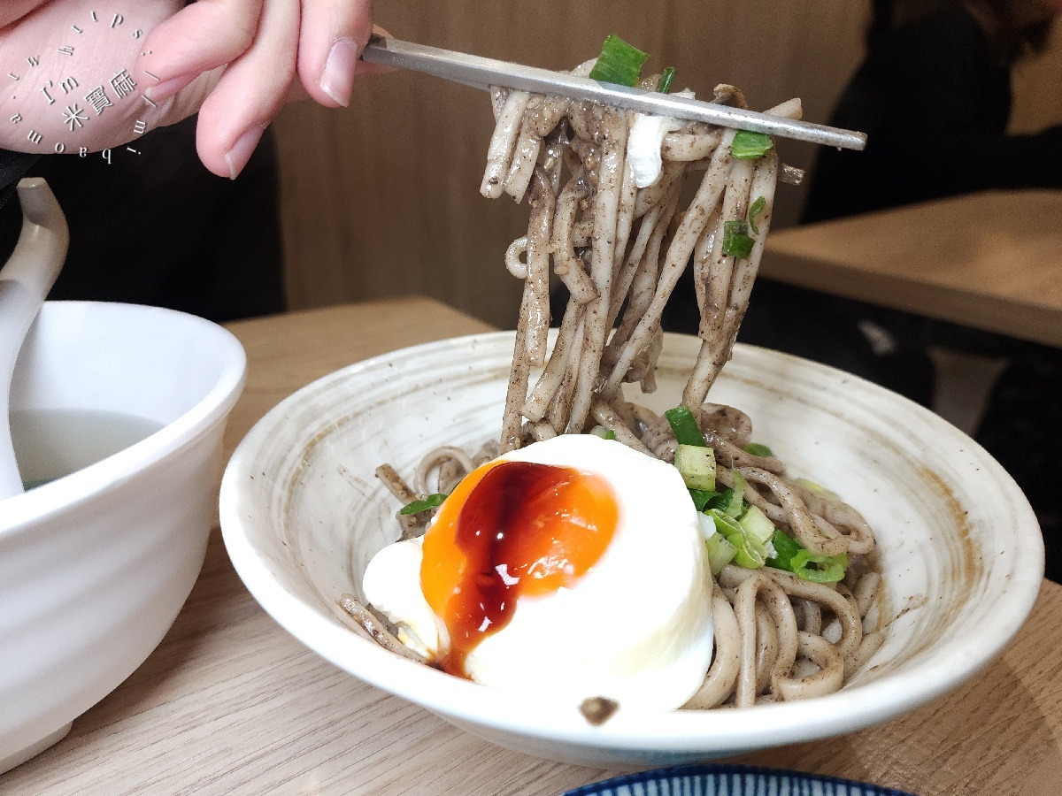 源慶鮮蚵｜台北車站美食，必點乾拌鮮蚵、免費續湯，老饕都愛的巷弄美味