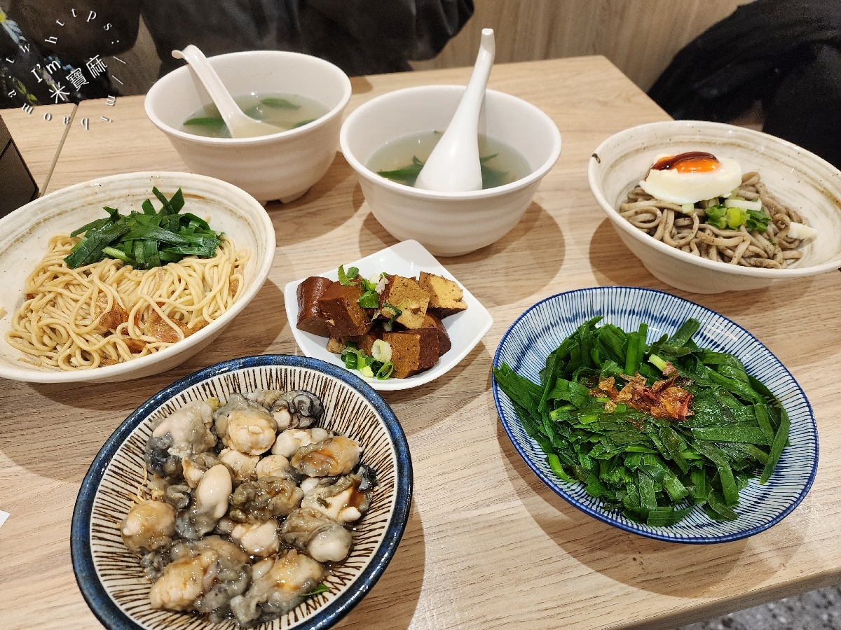 源慶鮮蚵｜台北車站美食，必點乾拌鮮蚵、免費續湯，老饕都愛的巷弄美味