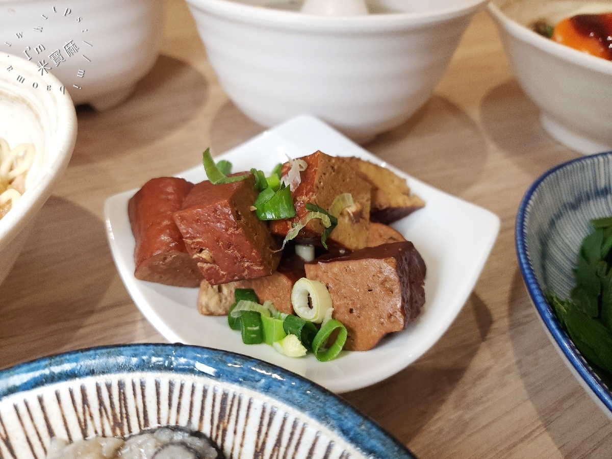 源慶鮮蚵｜台北車站美食，必點乾拌鮮蚵、免費續湯，老饕都愛的巷弄美味