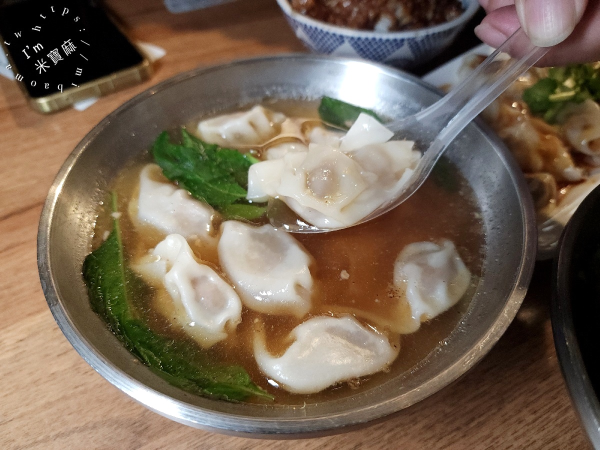 乾麵居｜桃園大溪美食，人氣爆棚的文青麵店，必點辛辣乾麵與特色小菜