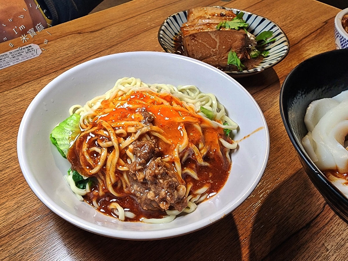 乾麵居｜桃園大溪美食，人氣爆棚的文青麵店，必點辛辣乾麵與特色小菜