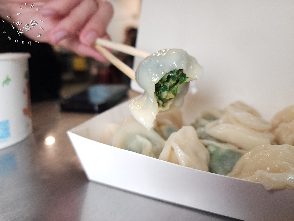 黑豬肉水餃 中和興南店｜興南夜市美食，4元佛心價！手工現包皮薄餡甜，暖胃四神湯、酸辣湯