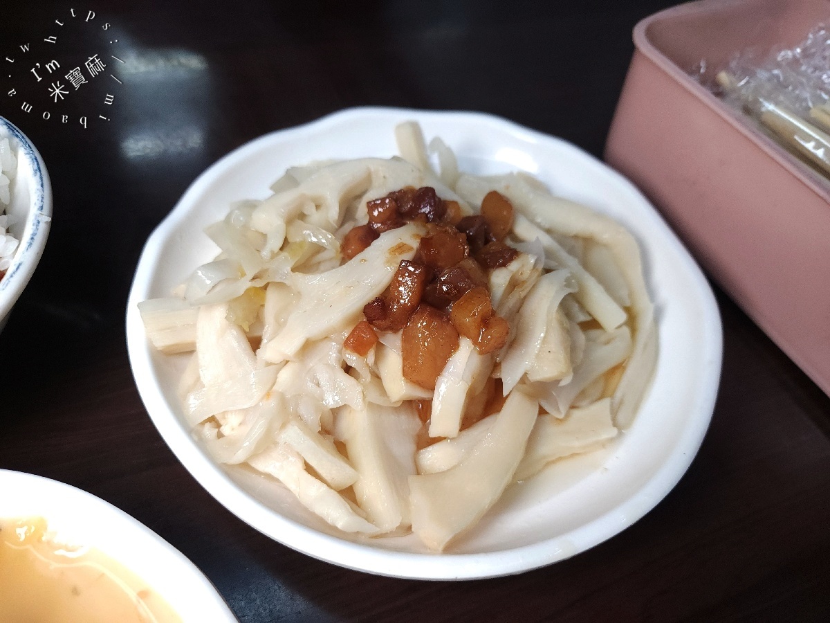 坤哥排骨酥麵|延三夜市美食,暖心排骨酥麵與銷魂魯肉飯,捷運台北橋站周邊古早味美食推薦 坤哥排骨酥麵|延三夜市美食,暖心排骨酥麵與銷魂魯肉飯,捷運台北橋站周邊古早味美食推薦