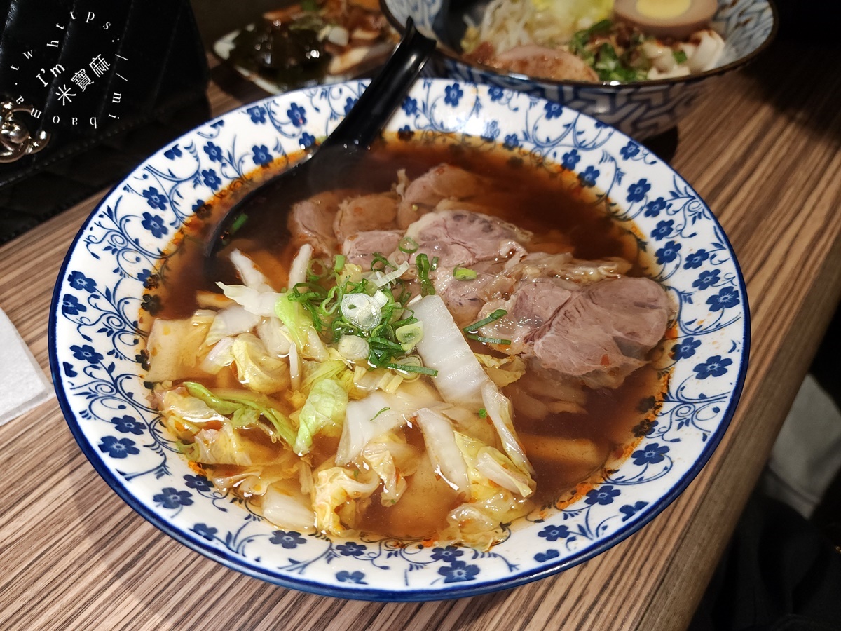 老台客食麵｜台北車站美食，台味麵食天堂，椒麻拌麵、牛肉麵必吃攻略！