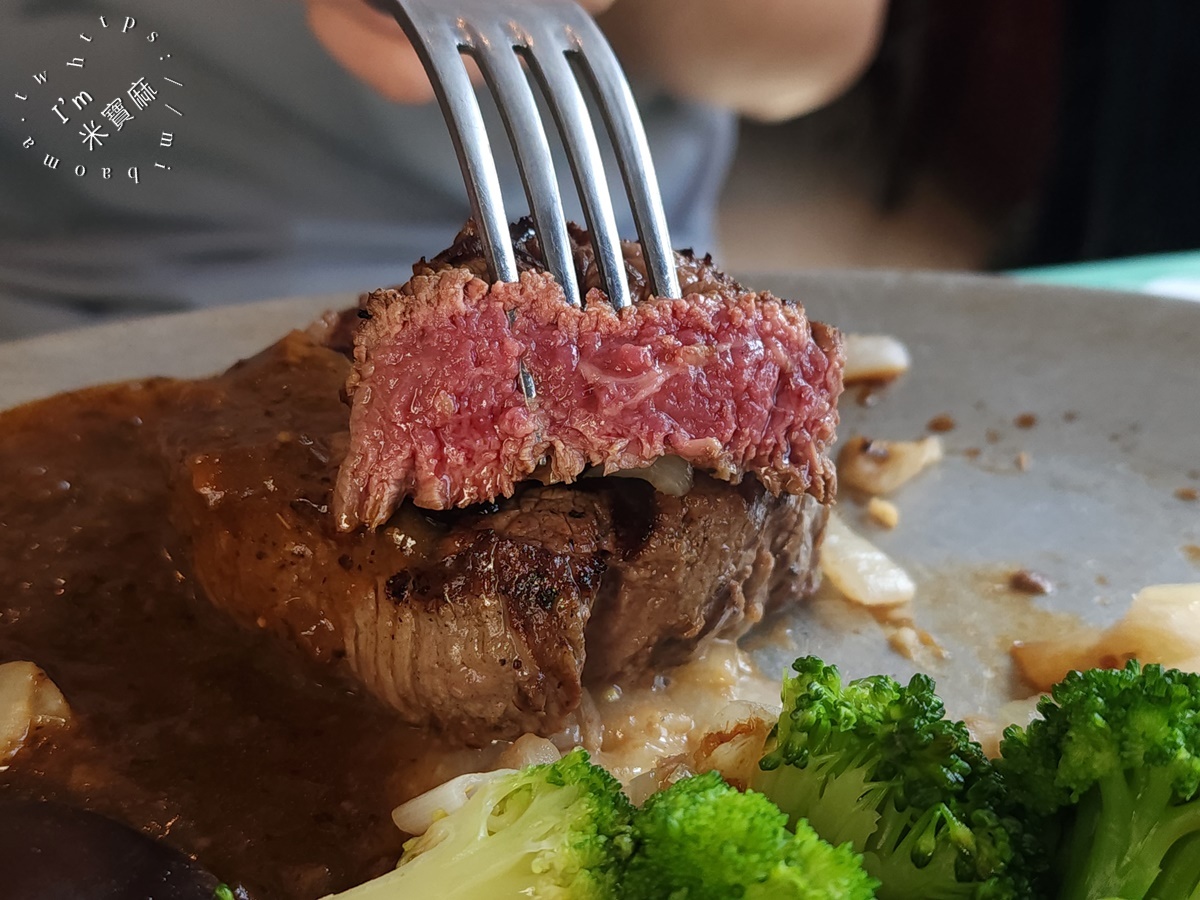 總督西餐廳｜台北東區50年經典老牌牛排！忠孝復興高質感排餐、豐盛自助吧一次滿足