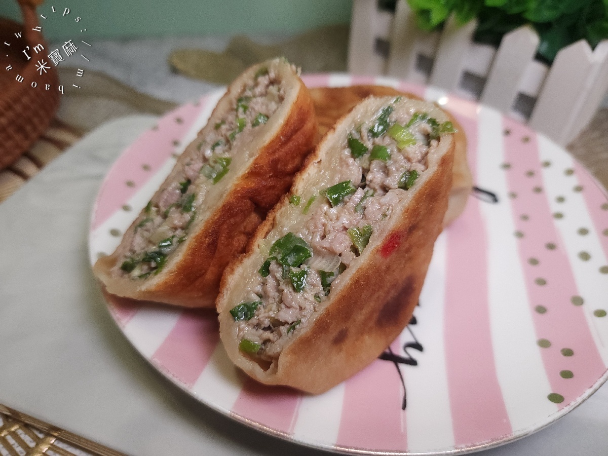 吳記北平餡餅專賣店｜新莊美食，爆汁豬牛肉餡餅、紅豆煎餅銷魂必吃！皮薄餡多在地人狂推！