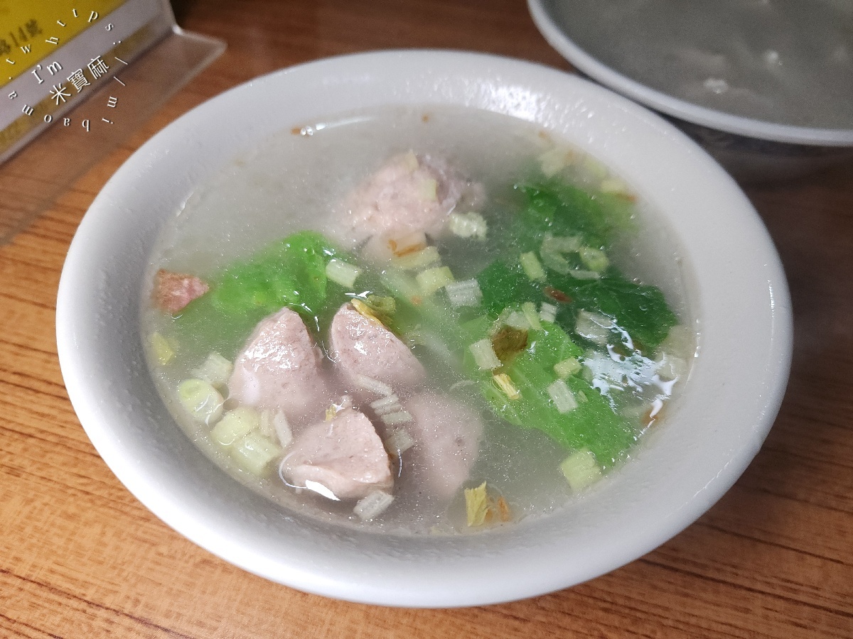 一甲美濃粄條｜永和民生路美食，不只粄條！在地人激推「招牌蒸餃」與超人氣平價宵夜