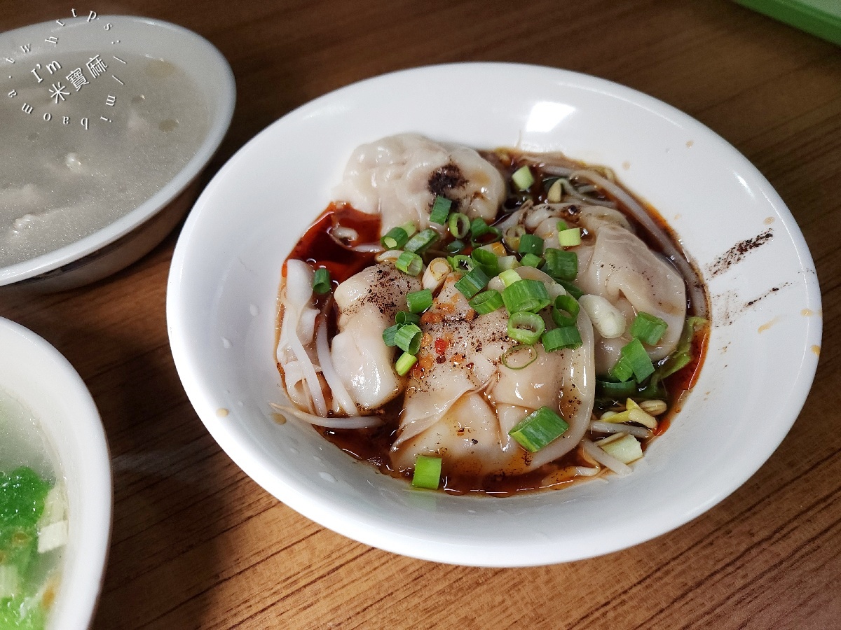 一甲美濃粄條｜永和民生路美食，不只粄條！在地人激推「招牌蒸餃」與超人氣平價宵夜