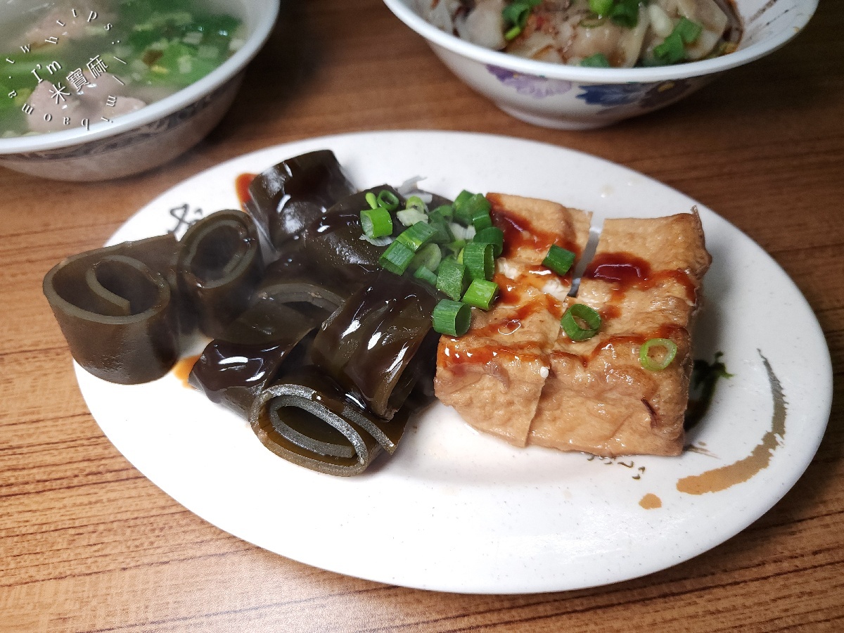 一甲美濃粄條｜永和民生路美食，不只粄條！在地人激推「招牌蒸餃」與超人氣平價宵夜