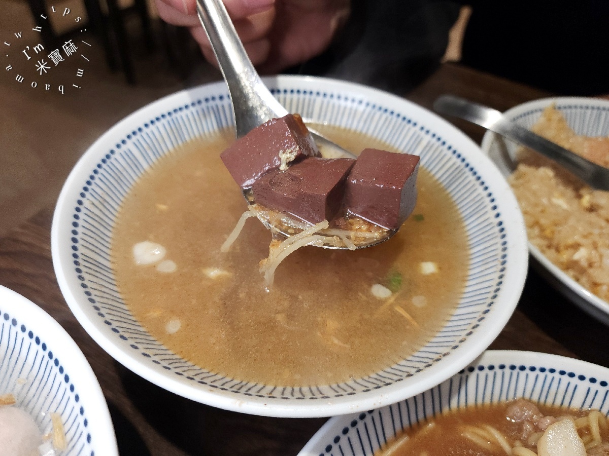 飛記炒飯之王｜板橋民權路人氣美食：粒粒分明炒飯、高CP值熱炒外帶首選！