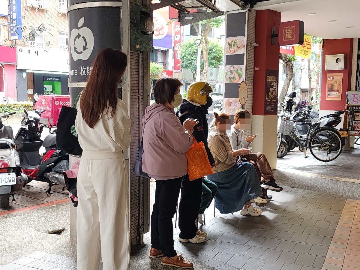 網站近期文章：永和無名雞蛋糕｜捷運頂溪站排隊美食推薦：爆漿起司、酥脆原味，永和必吃下午茶！