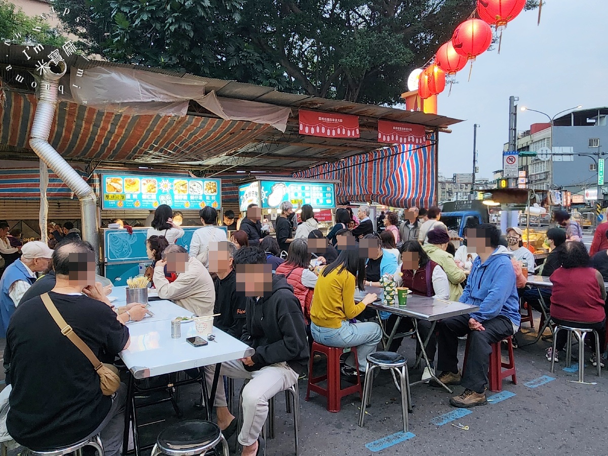 廣州街夜市脆皮蚵仔煎｜萬華美食老字號：白鍾元、500碗激推必吃，龍山寺站人氣小吃！