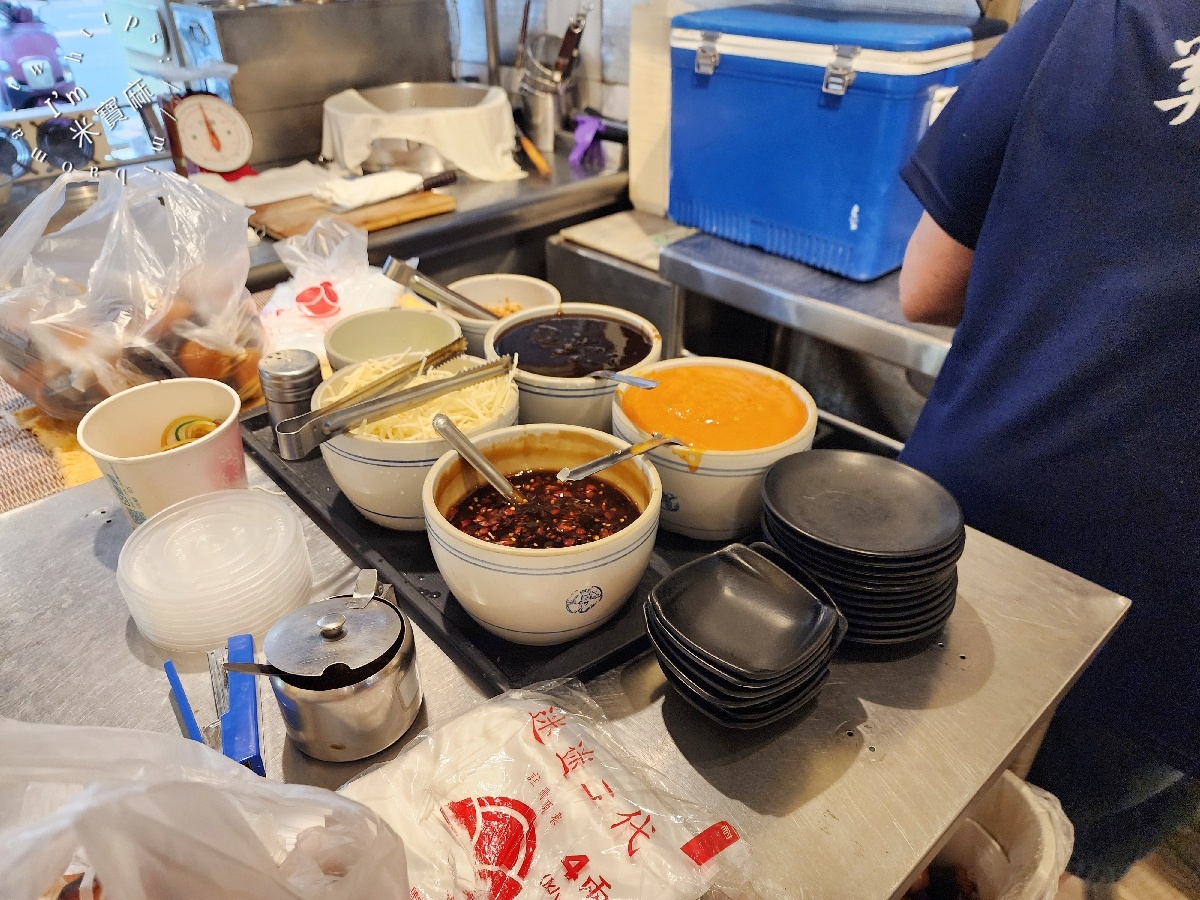 基隆美華大腸圈｜永和美食，50年手作古早味糯米腸、米粉湯、黑白切老店必吃推薦
