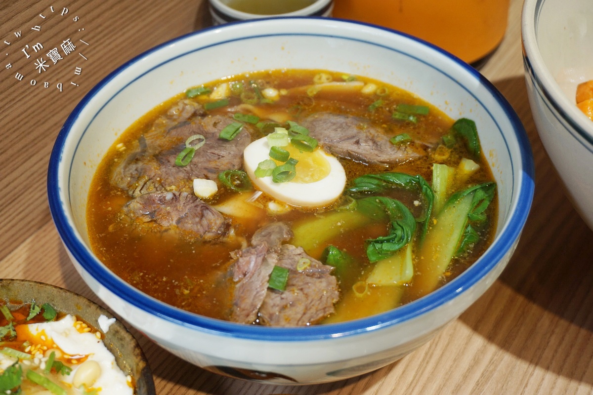 秦朝老碗麵｜中和手扯麵推薦！超Q彈寬版麵、40元小菜隨你疊、飲料無限暢飲，高CP值陝西風味麵食！