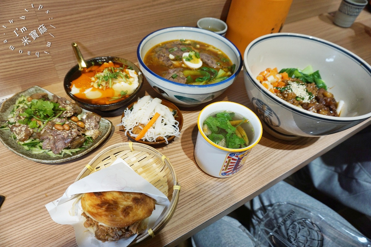 秦朝老碗麵｜中和手扯麵推薦！超Q彈寬版麵、40元小菜隨你疊、飲料無限暢飲，高CP值陝西風味麵食！