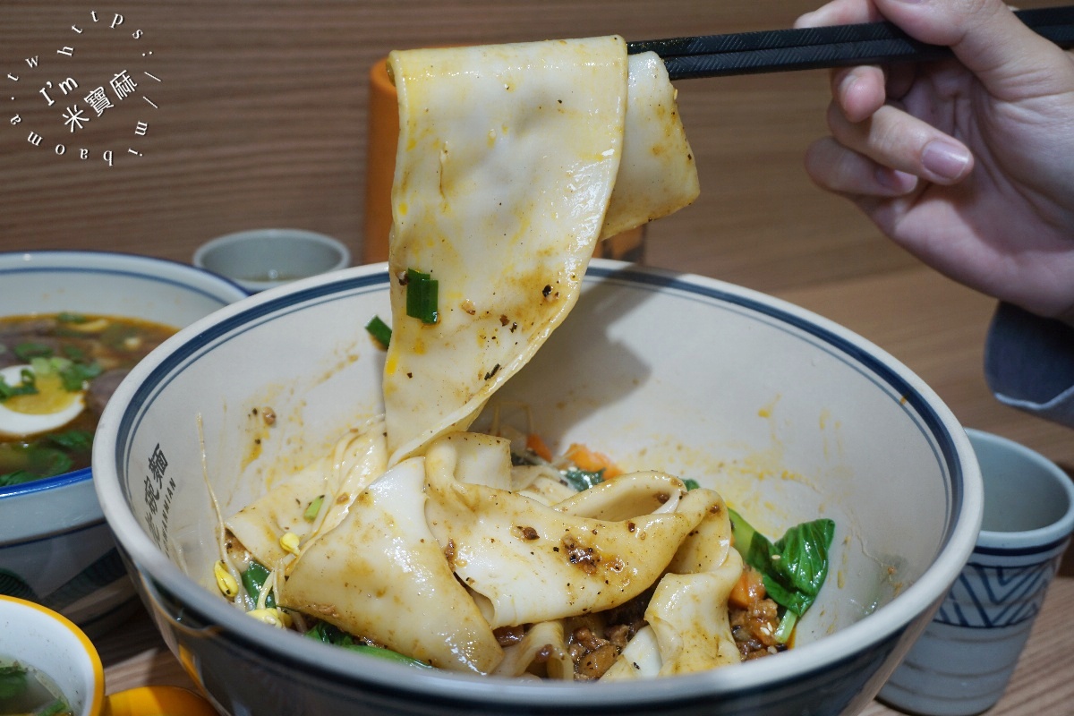 秦朝老碗麵｜中和手扯麵推薦！超Q彈寬版麵、40元小菜隨你疊、飲料無限暢飲，高CP值陝西風味麵食！