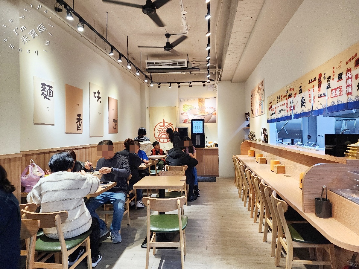 秦朝老碗麵｜中和手扯麵推薦！超Q彈寬版麵、40元小菜隨你疊、飲料無限暢飲，高CP值陝西風味麵食！