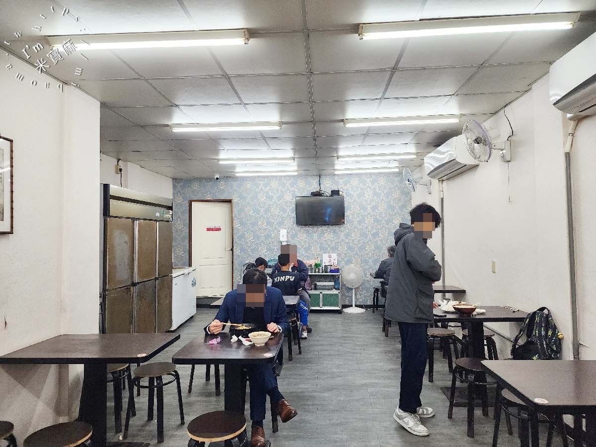 大東北牛肉麵水餃｜板橋美食，新埔民生站高CP值紅燒牛肉麵、爆汁韭菜水餃在地好滋味