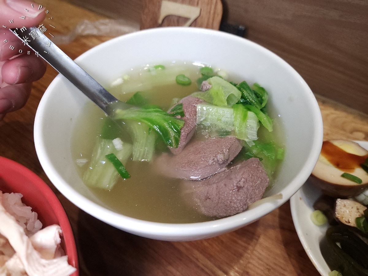 曉紅蔥臺式小吃專門｜永和頂溪排隊美食！必吃雞絲飯、銷魂白斬雞，古早味小吃這樣選！