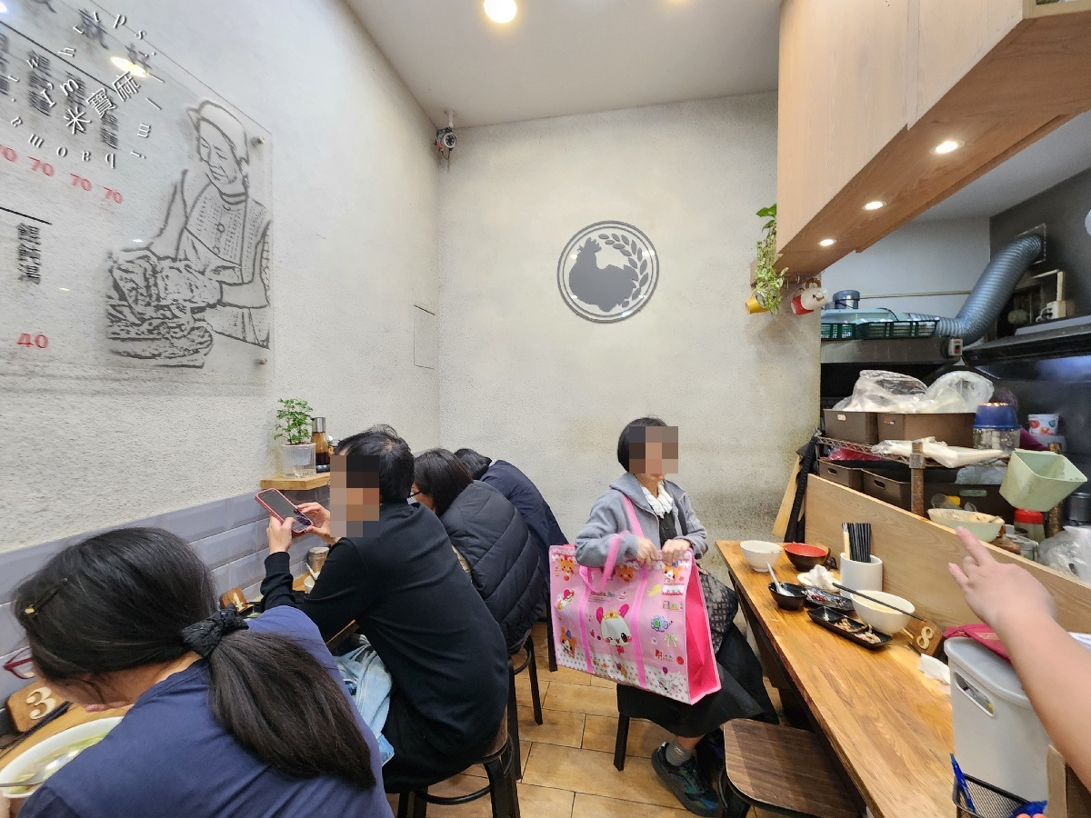 曉紅蔥臺式小吃專門｜永和頂溪排隊美食！必吃雞絲飯、銷魂白斬雞，古早味小吃這樣選！