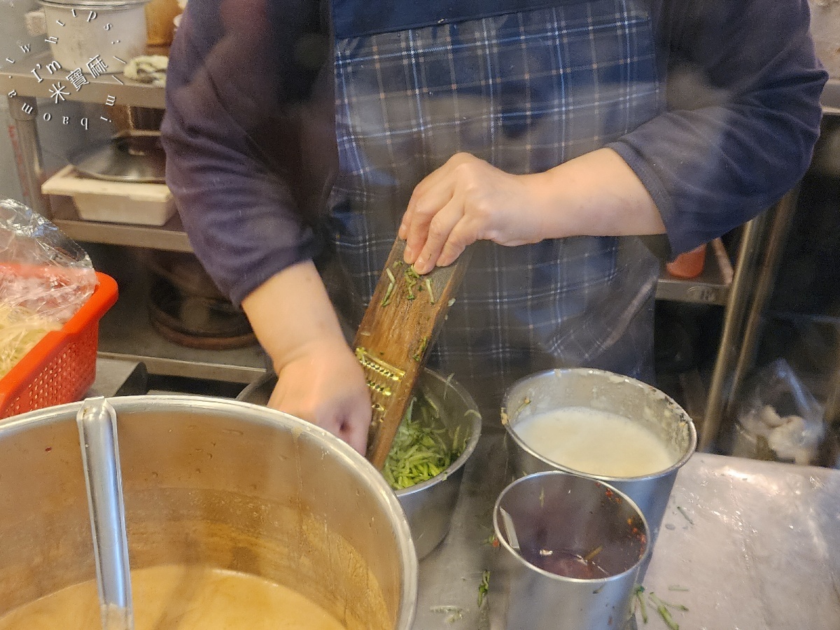 小慧涼麵店｜大安美食，捷運六張犁站必吃！銅板價享受CP值爆棚的麻醬涼麵與料多綜合湯