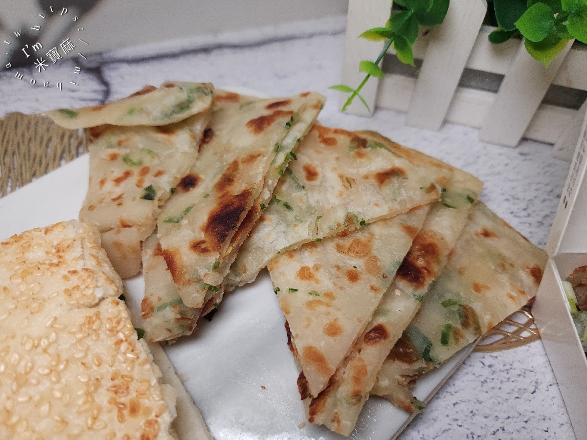 周家豆腐捲｜國父紀念館站光復市場必吃！500碗推薦的東北乾烙餅皮傳奇，清爽不油膩的家鄉味