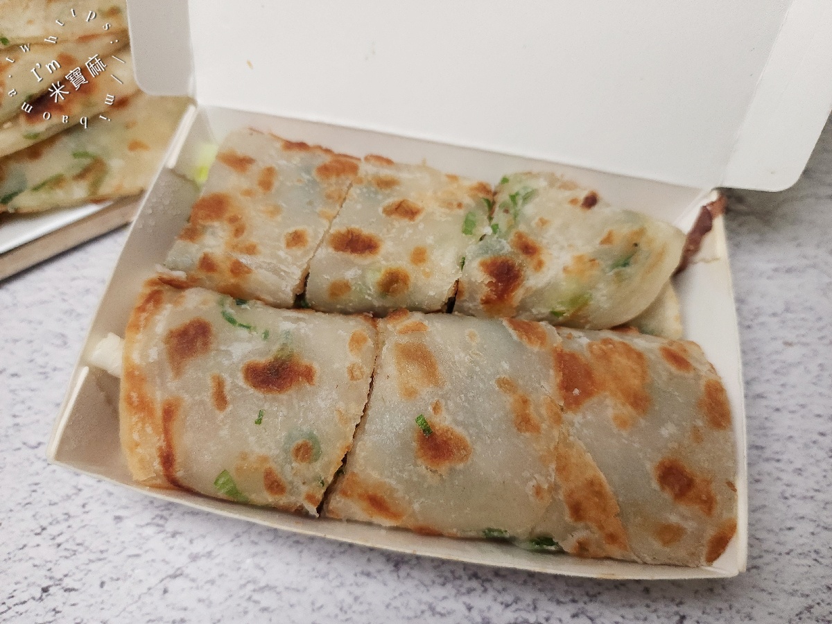 周家豆腐捲｜國父紀念館站光復市場必吃！500碗推薦的東北乾烙餅皮傳奇，清爽不油膩的家鄉味