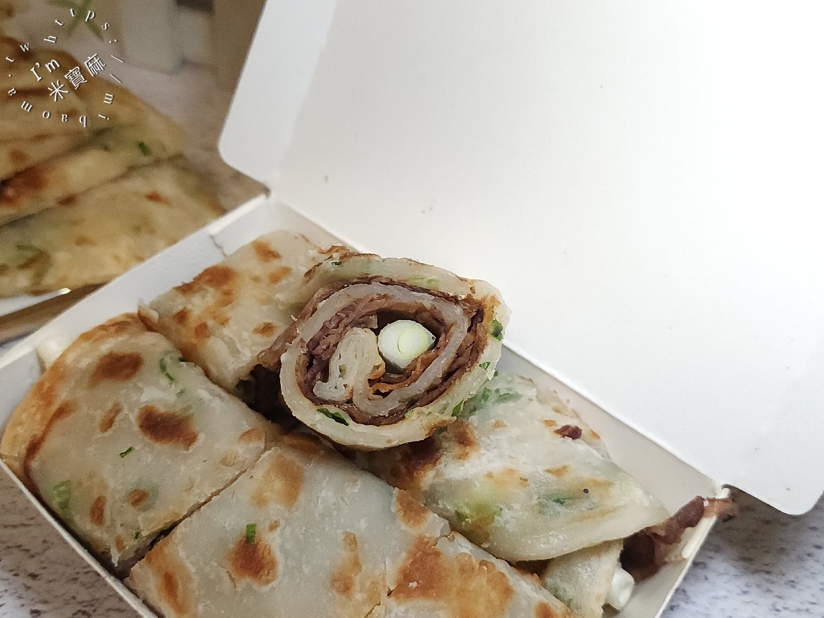 周家豆腐捲｜國父紀念館站光復市場必吃！500碗推薦的東北乾烙餅皮傳奇，清爽不油膩的家鄉味