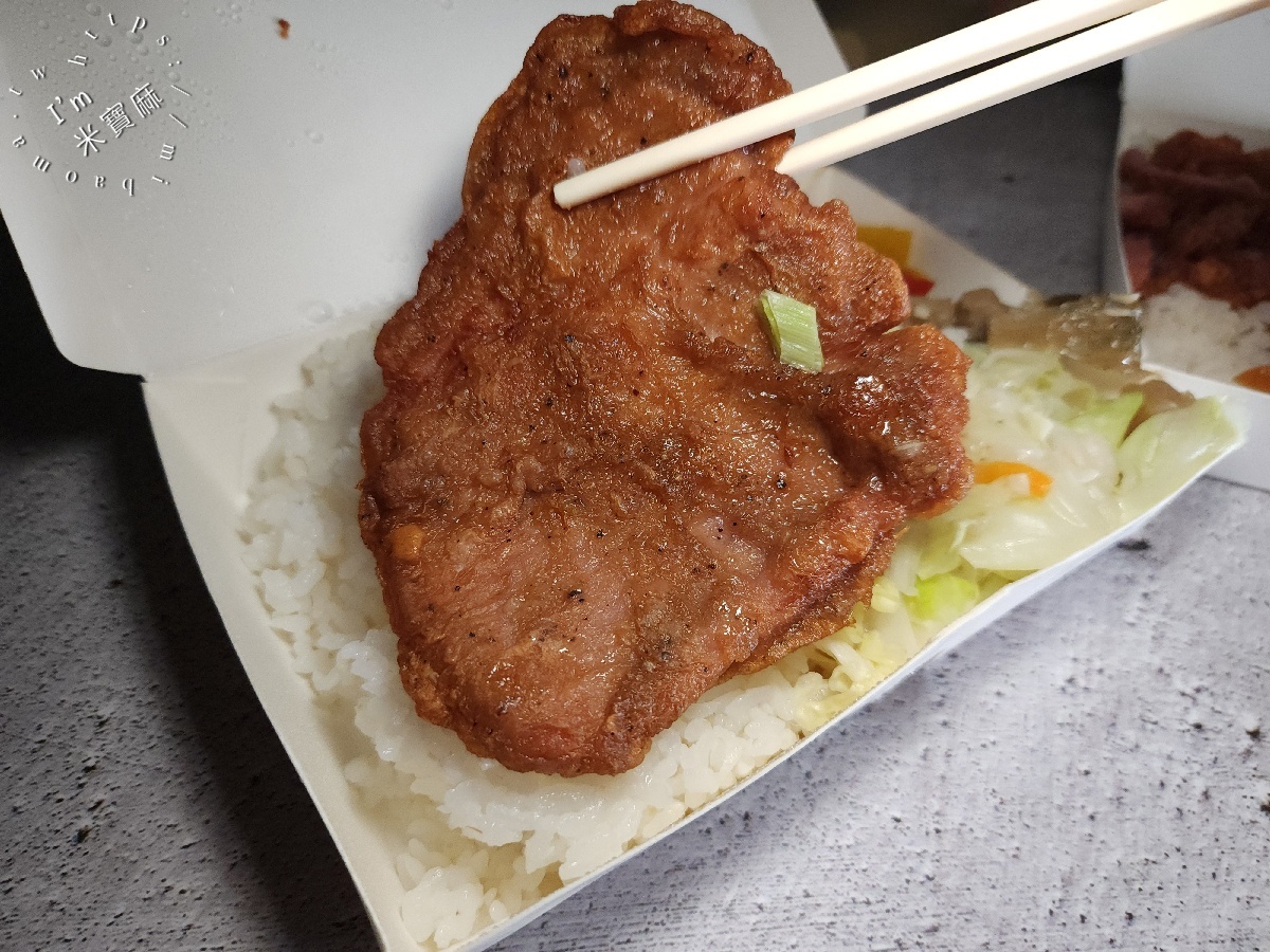 北方便當｜板橋銅板美食，50元起享受三配菜任選，內用還有暖心熱湯！