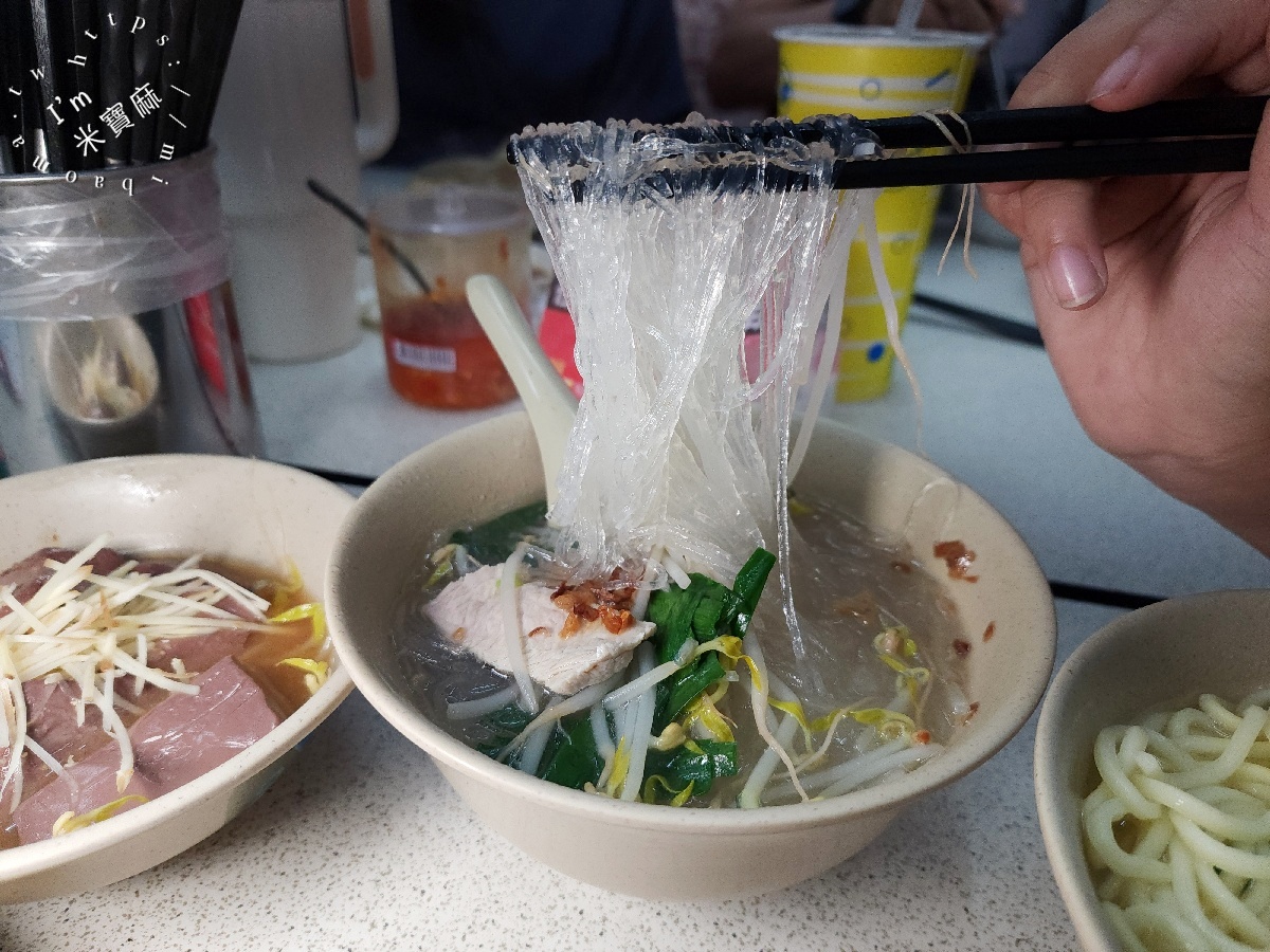 鵝媽媽鵝肉切仔麵｜景美在地必比登美食！必點煙燻鵝肉與Q彈切仔麵，吃過就懂它的厲害