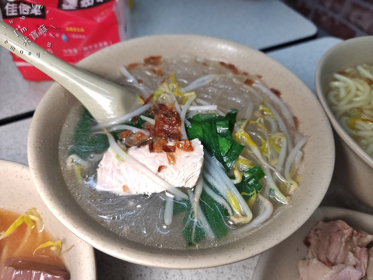 鵝媽媽鵝肉切仔麵｜景美在地必比登美食！必點煙燻鵝肉與Q彈切仔麵，吃過就懂它的厲害