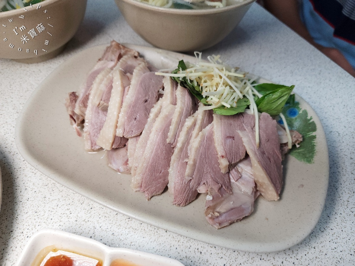 鵝媽媽鵝肉切仔麵｜景美在地必比登美食！必點煙燻鵝肉與Q彈切仔麵，吃過就懂它的厲害