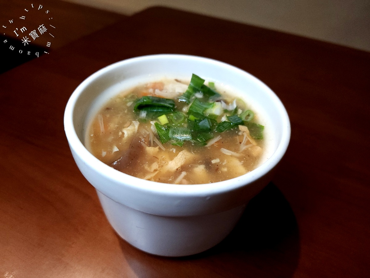 福鼎湯包店｜新店美食，媲美鼎泰豐的平價美味！爆汁湯包、特色蒸餃一次滿足