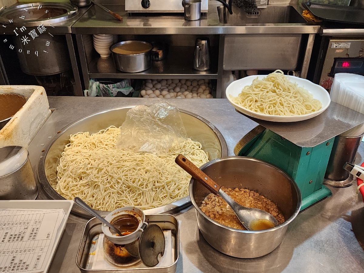 金香豬腳涼麵｜台北中山區涼麵，豬腳控必訪！涼麵、滷肉飯、湯品全包辦，捷運行天宮站人氣小吃