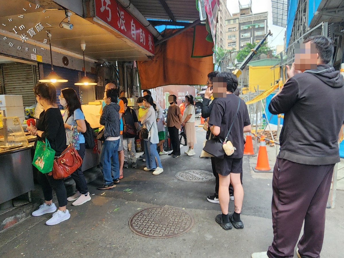 巧福便當｜台北城中市場必吃！招牌飯、炸排骨，多樣配菜讓你飽足一整天