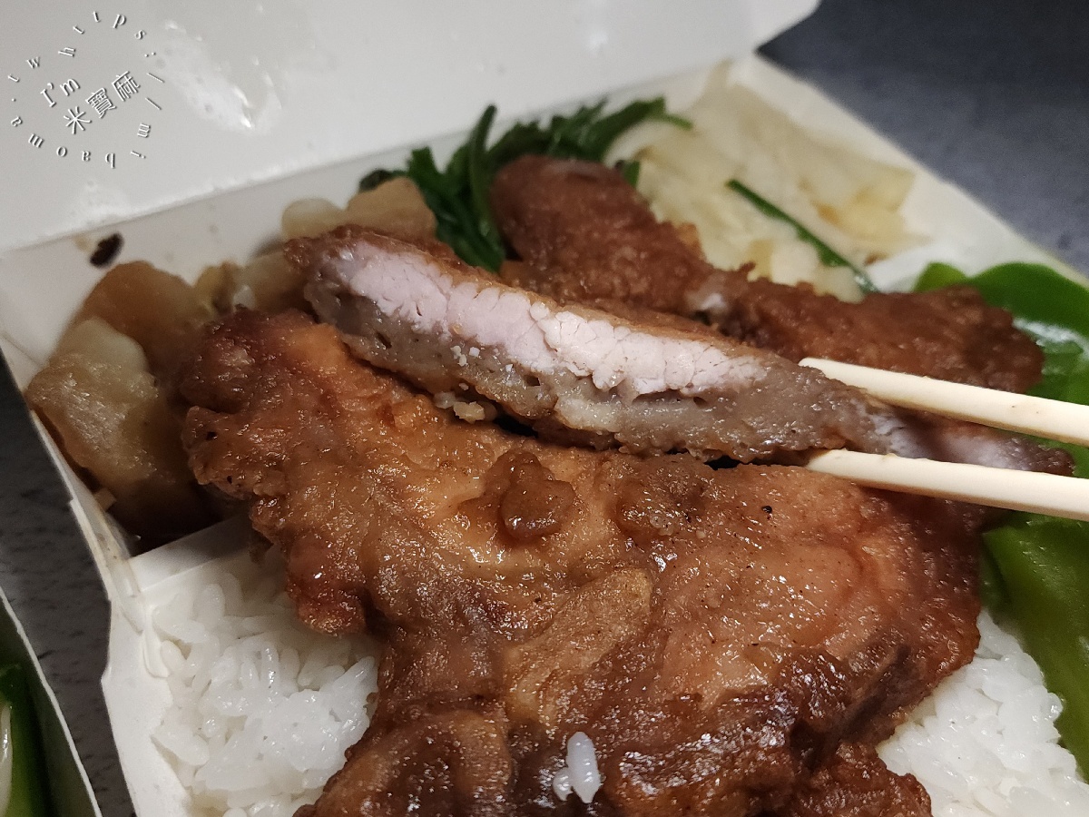 巧福便當｜台北城中市場必吃！招牌飯、炸排骨，多樣配菜讓你飽足一整天