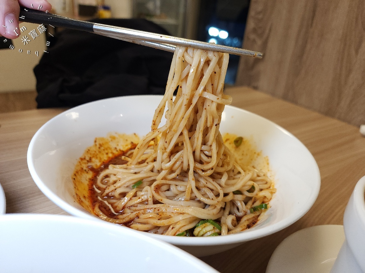 三碗公炒飯｜土城美食，前鼎泰豐師傅的手藝！不只排骨炒飯，多樣麵點小菜