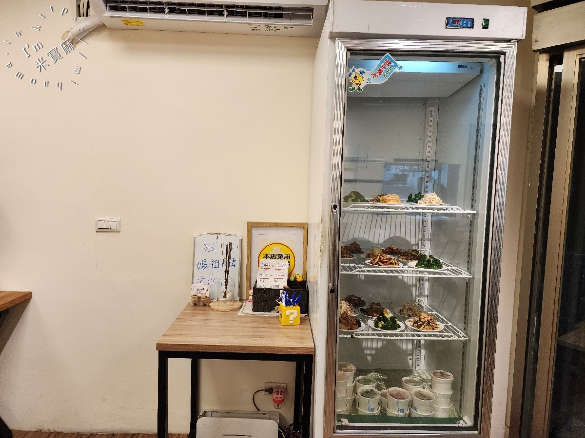 三碗公炒飯｜土城美食，前鼎泰豐師傅的手藝！不只排骨炒飯，多樣麵點小菜