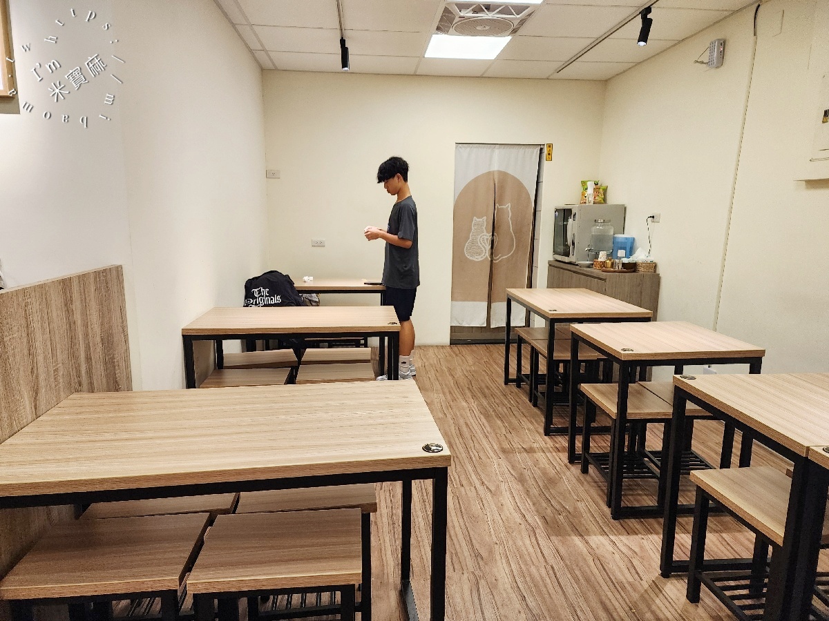 三碗公炒飯｜土城美食，前鼎泰豐師傅的手藝！不只排骨炒飯，多樣麵點小菜