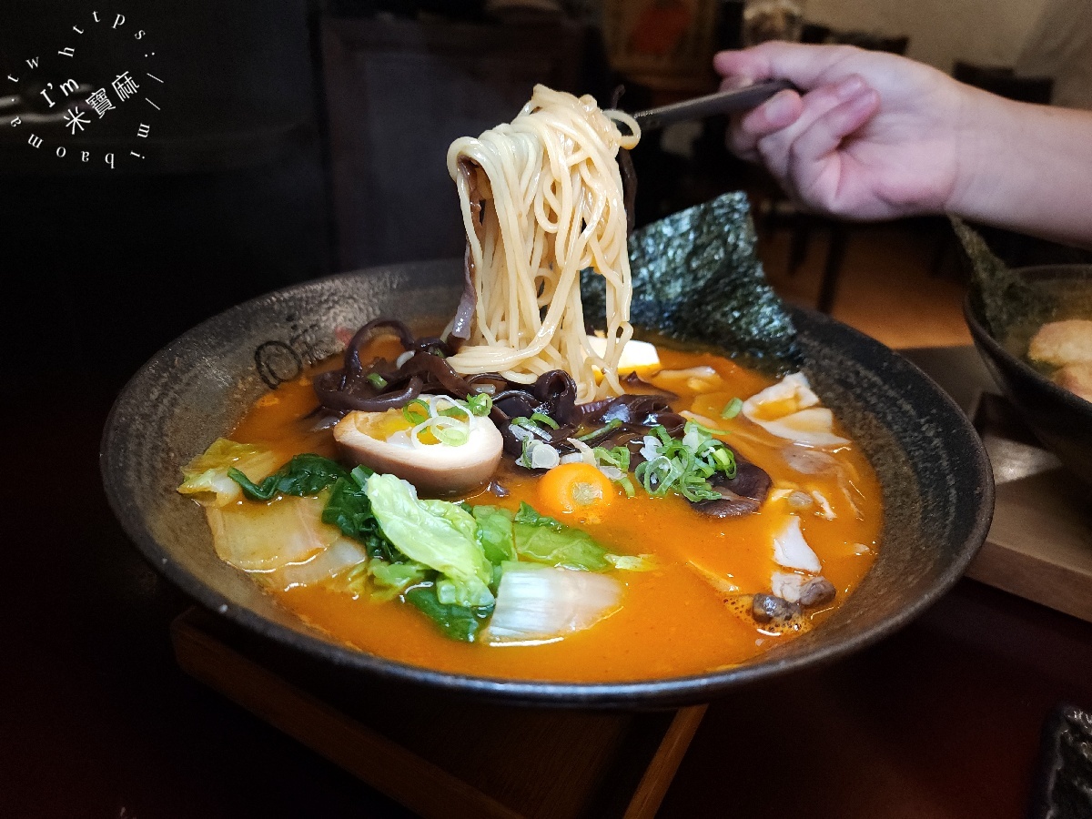 三本手工拉麵｜捷運松江南京站必吃純素美味，番茄、咖哩湯頭濃郁到不行！